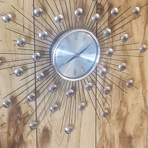 Vtg star burst quartz clock very sheek futuristic design 20"